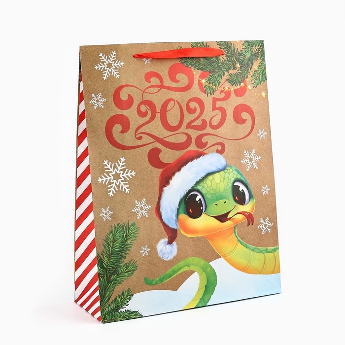 Пакет подарочный новогодний крафтовый вертикальный &laquo;Змея 2025&raquo;, L 31 х 40 х 11.5 см, Новый год