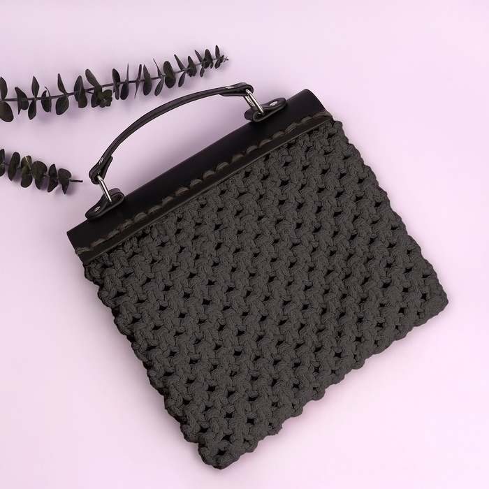 Крышка-клапан для сумки, с ручкой, на магнитной кнопке, 23 &times; 21 см, цвет чёрный/серебряный