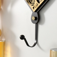 Крючок декоративный дерево "Сердце с листьями" чёрный, зеркальный 4,3х12,4х19 см Крючок декоративный дерево "Сердце с листьями" чёрный, зеркальный 4,3х12,4х19 см