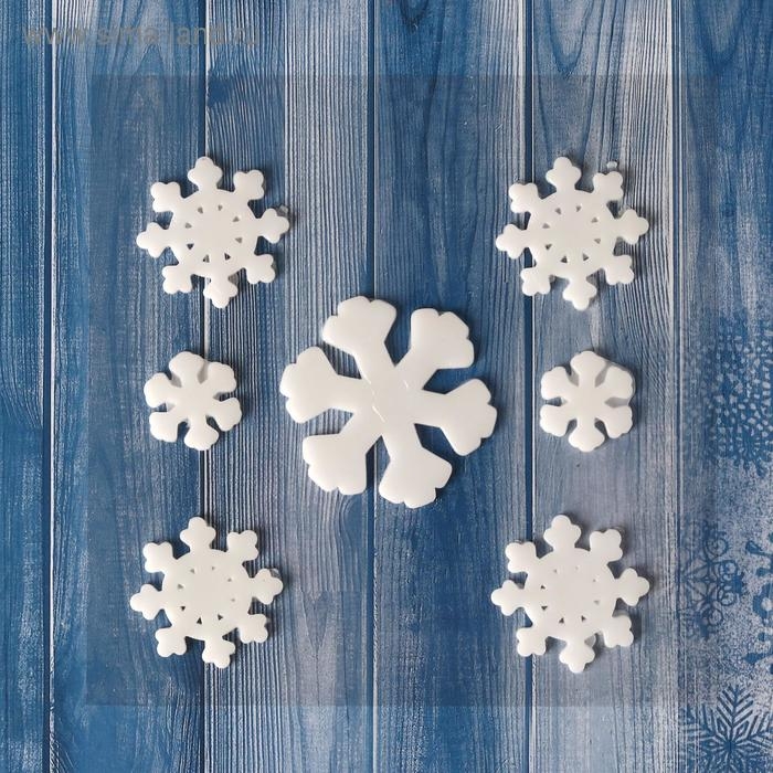 Наклейка на стекло Наклейка на стекло "Снежинки белые с блеском" (набор 7 шт) 12,5х12,5 см, белый