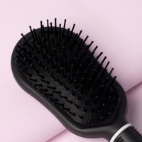 Расчёска массажная, 7 × 24 см, цвет чёрный/белый Расчёска массажная, 7 × 24 см, цвет чёрный/белый