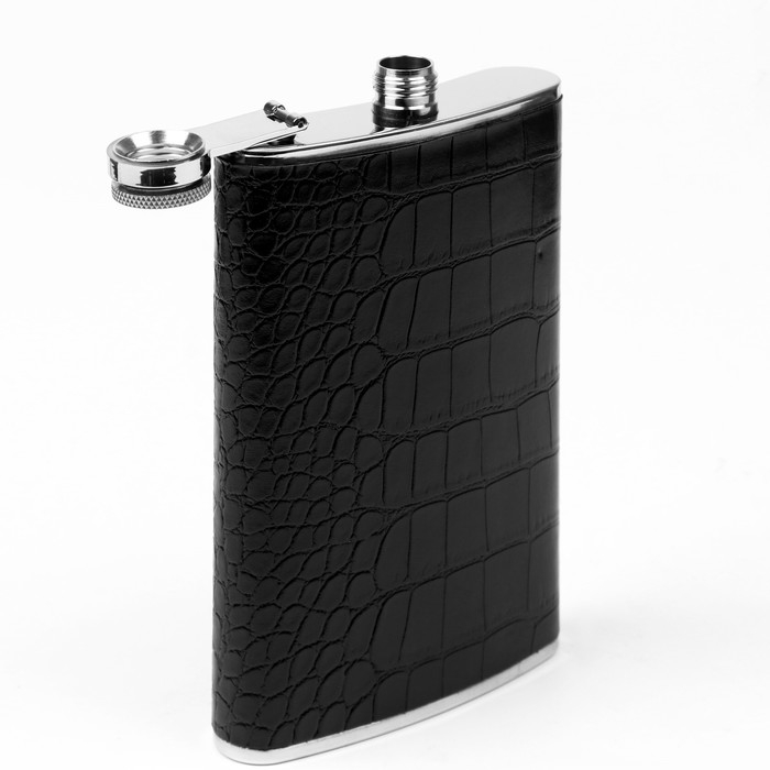 Подарочный набор 4 в 1: фляжка чёрная 300 мл, воронка, 2 рюмки, 17 х 21.5 см