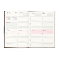 Еженедельник датир 2025г мягк обл иск кож А6+ 80л ESCALADA, тис ф, кр бл 70 г/м&sup2;, кор-ый