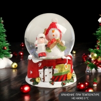 Сувенир полистоун водяной шар "Снеговик с мальчишкой" 7х8х9 см Сувенир полистоун водяной шар "Снеговик с мальчишкой" 7х8х9 см