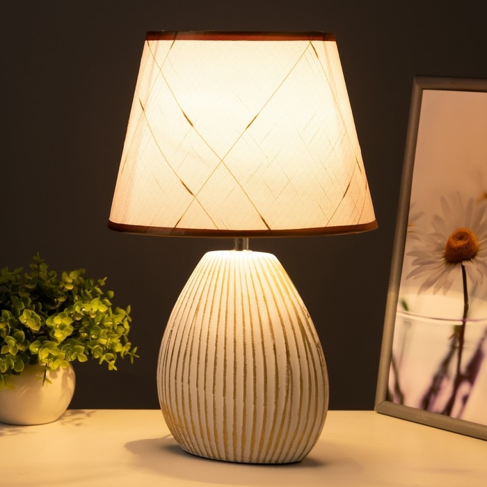 Настольная лампа Настольная лампа "Аллано" E14 40Вт микс 20х25х39 см RISALUX