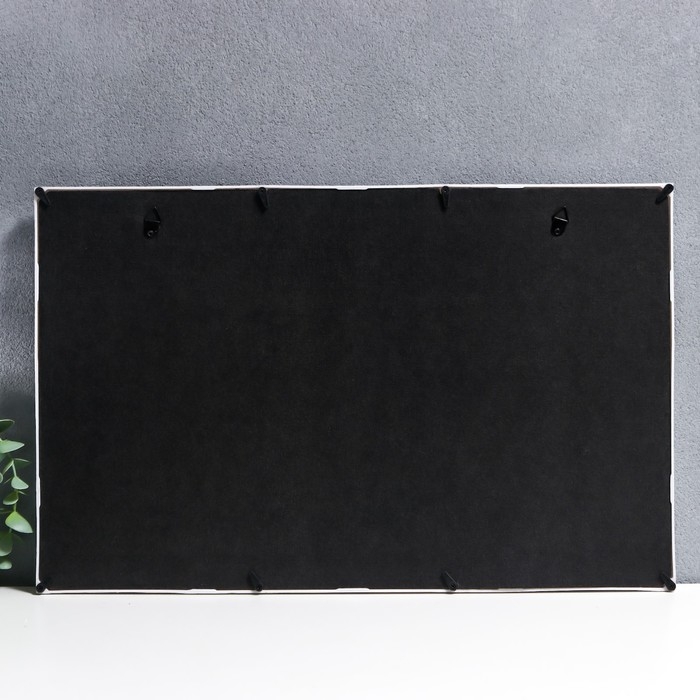 Фоторамка пластик на 6 фото 10х15 см Фоторамка пластик на 6 фото 10х15 см "Выгнутая" белая 29,5х46 см