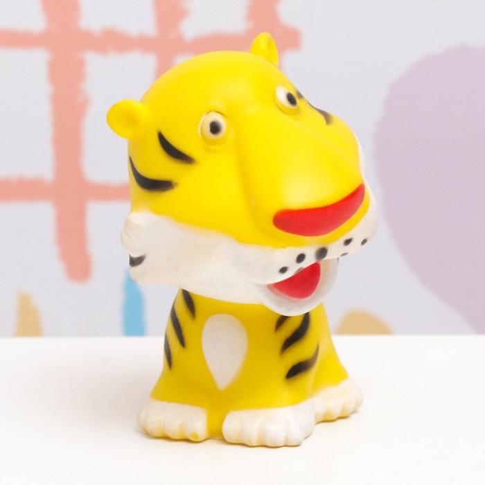 Набор игрушек - пищалок для купания в ванне Набор игрушек - пищалок для купания в ванне "Животные" 4 шт, резиноые, 10 см