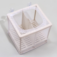 Отсадник малый с перегородкой и пластиковым дном, 14,5 х 16 х 15 см Отсадник малый с перегородкой и пластиковым дном, 14,5 х 16 х 15 см