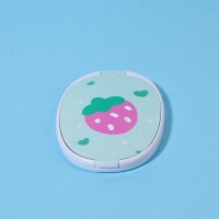 Зеркало складное &laquo;Клубника&raquo;, с расчёской, 6,5 &times; 9,5 см