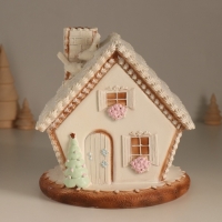 Сувенир полистоун свет "Пряничный домик с узорами, с птицами" 16,5х16х17 см Сувенир полистоун свет "Пряничный домик с узорами, с птицами" 16,5х16х17 см