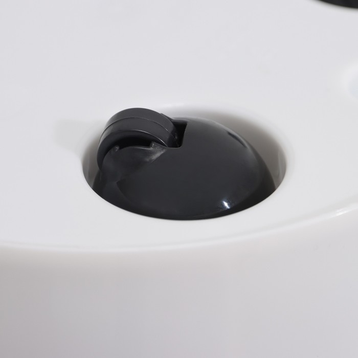 Кашпо для цветов с дренажной вставкой на колесиках Rosemary, 16 л, d=33 см, цвет белый Кашпо для цветов с дренажной вставкой на колесиках Rosemary, 16 л, d=33 см, цвет белый