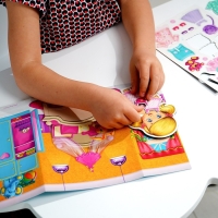 Магнитная игра &laquo;Одень куклу: малышка&raquo;