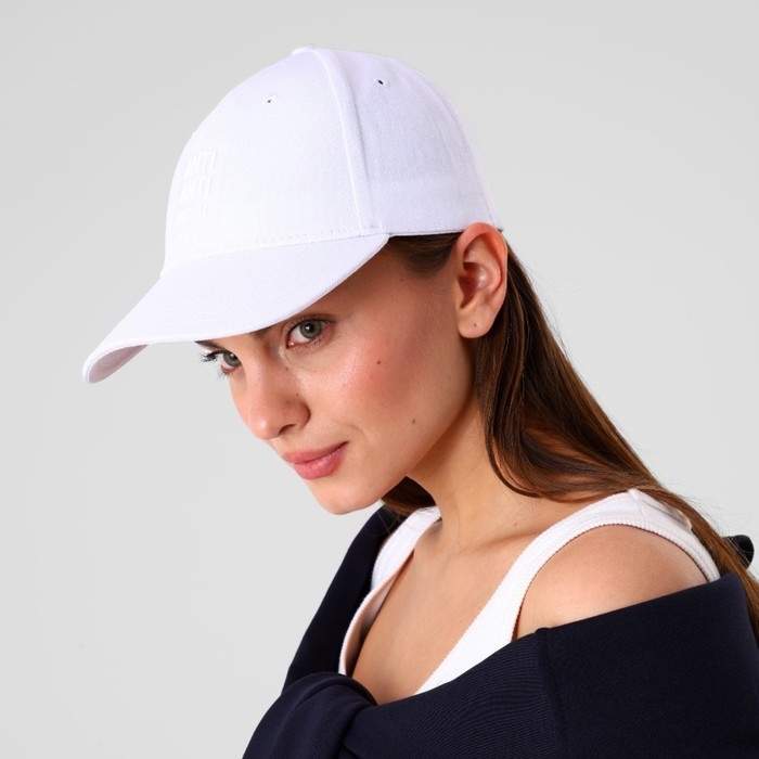 Кепка женская Anti Anti Social, цвет белый Кепка женская Anti Anti Social, цвет белый