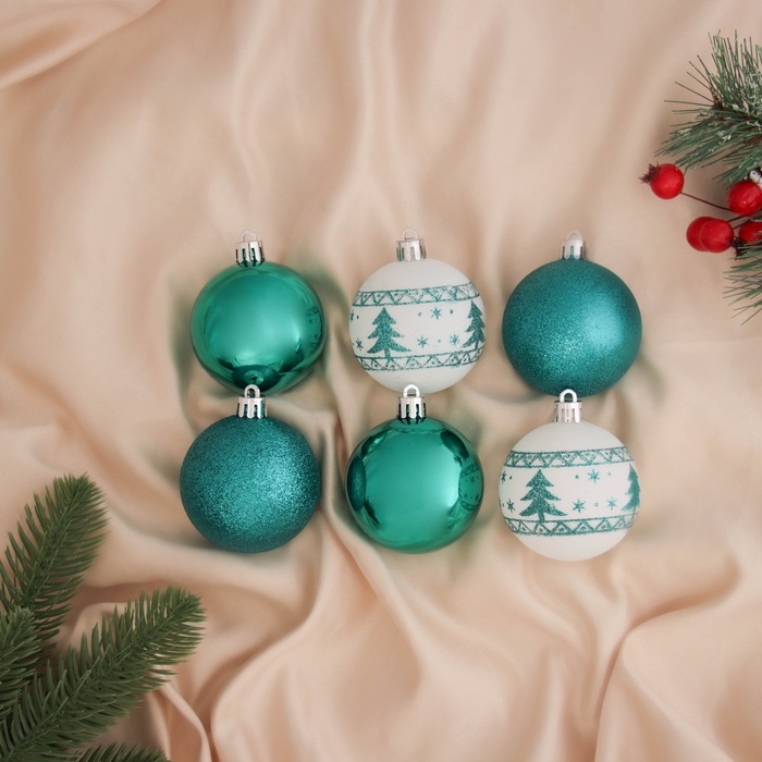 Набор шаров пластик d-6 см, 6 шт Набор шаров пластик d-6 см, 6 шт "Изумрудик - ёлочка" бело-зелёный