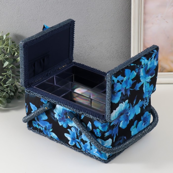 Шкатулка для рукоделия Шкатулка для рукоделия "Голубые цветы на синем" 19х26х14,5 см