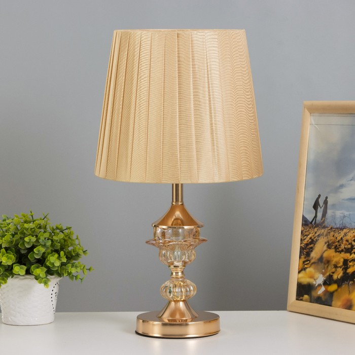 Лампа настольная с подсветкой Лампа настольная с подсветкой "Адорно" 1х40Вт Е27 золото 24х24х43 см RISALUX