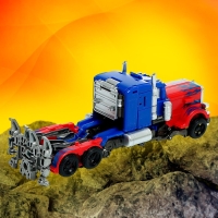 Робот «Предводитель», трансформируется, с элементами из металла Робот «Предводитель», трансформируется, с элементами из металла