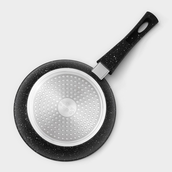 Сковорода кованая Magistro Dark, d=20 см, съёмная ручка soft-touch, антипригарное покрытие, индукция, цвет чёрный