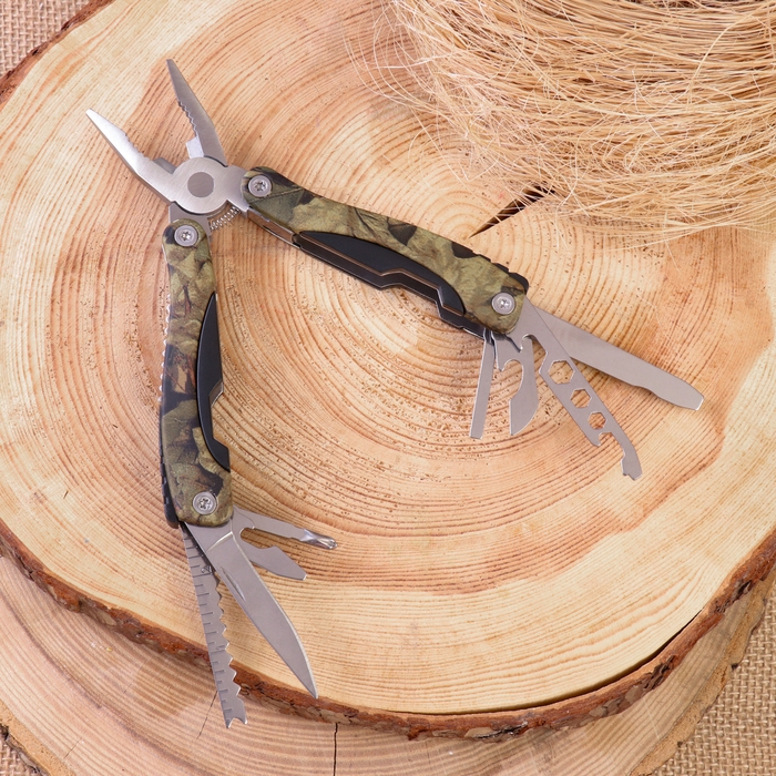 Мультитул 11в1 с плоскогубцами Мультитул 11в1 с плоскогубцами