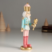 Сувенир полистоун "Щелкунчик в голубом мундире, с леденцом" 5х4,5х16,5 см