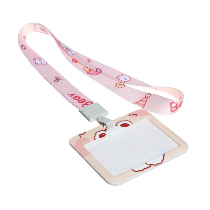 Бейдж горизонтальный внешний размер 10 х 7,8 см, внутренний размер 5,2 х 8,2 см, лента 42 см, с рисунком Бейдж горизонтальный внешний размер 10 х 7,8 см, внутренний размер 5,2 х 8,2 см, лента 42 см, с рисунком "Мишка"