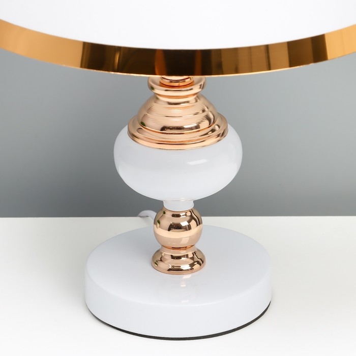 Настольная лампа Настольная лампа "Гликерия" Е27 40Вт бело-золотой 25х25х40 см