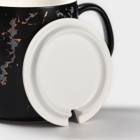 Кружка керамическая с ложкой «Чёрный мрамор», 350 мл, цвет чёрный Кружка керамическая с ложкой «Чёрный мрамор», 350 мл, цвет чёрный