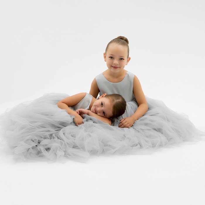 Платье детское нарядное KAFTAN рост 140, серый