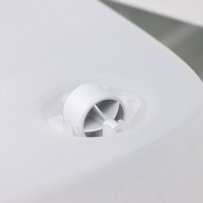 Бокс универсальный на колёсиках, 32 л, 60×40×19 см, цвет МИКС Бокс универсальный на колёсиках, 32 л, 60×40×19 см, цвет МИКС