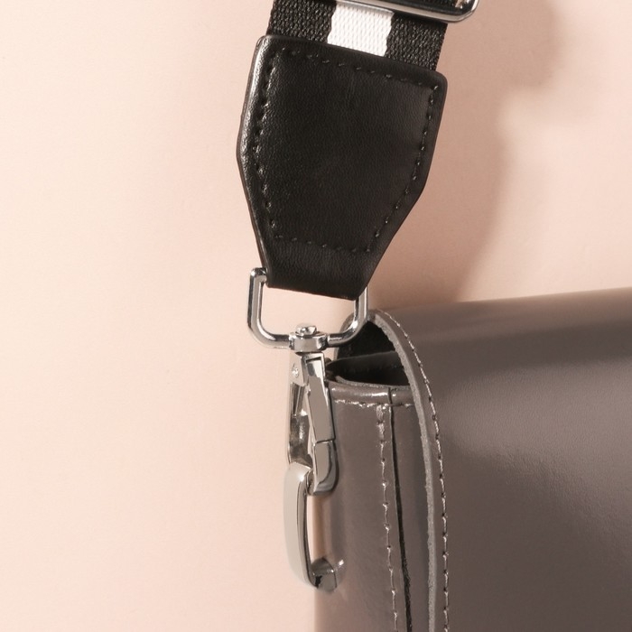 Ручка для сумки, стропа с кожаной вставкой, 140 &times; 3,8 см, цвет чёрный/белый
