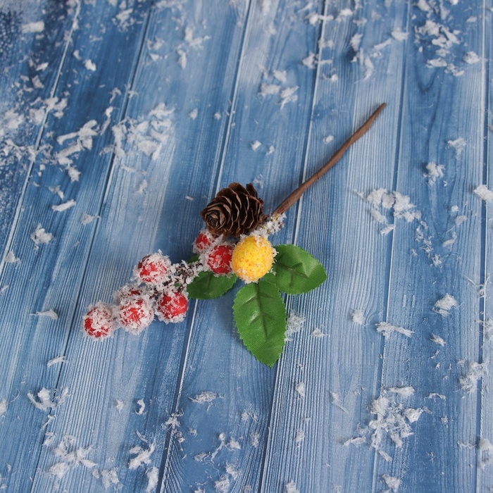 Декор "Зимние грезы" красные желтая ягодки, 15 см