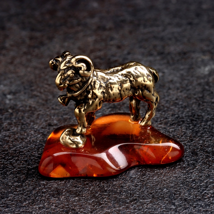 Сувенир Сувенир "Баран с колокольчиком", латунь, янтарь, 3х2,5 см