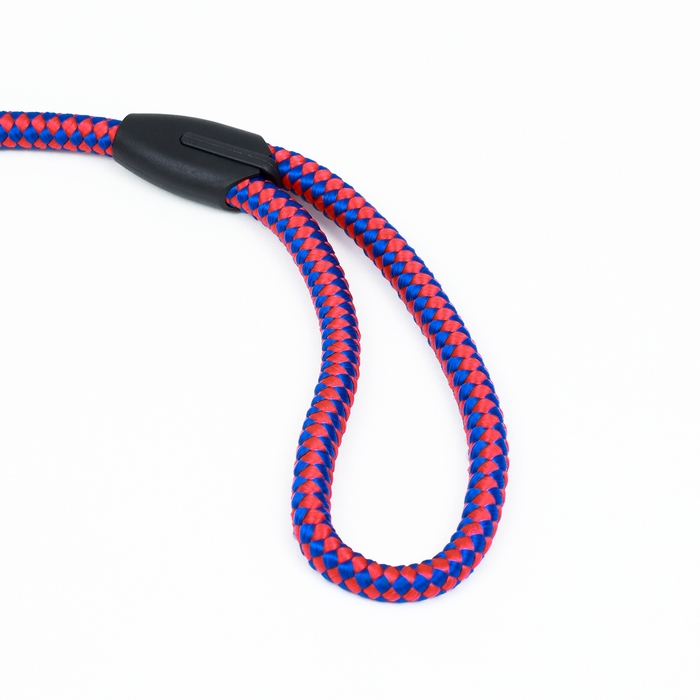 Поводок усиленный с амортизатором от рывка, 120 х 1,2 см, красно-синий Поводок усиленный с амортизатором от рывка, 120 х 1,2 см, красно-синий