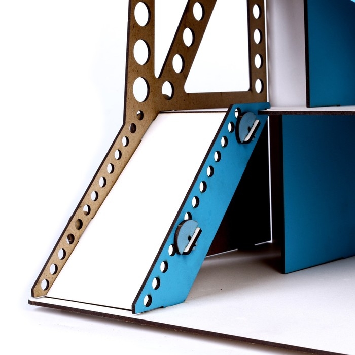 Сборная игрушка из дерева «Автопарковка цветная» Сборная игрушка из дерева «Автопарковка цветная»