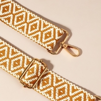 Ручка для сумки &laquo;Ромбы&raquo;, стропа, 135 &plusmn; 3 &times; 3,8 см, цвет горчичный/белый