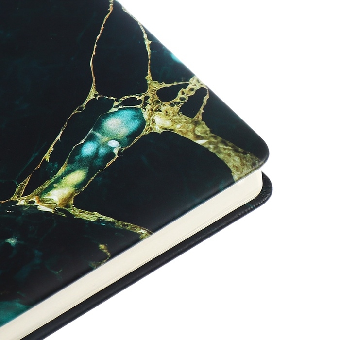 Ежедневник недатир A5 136л кожзам deVENTE. Marble,тв обл с пор,тис ф,перф,ляс,кр бл70,зел