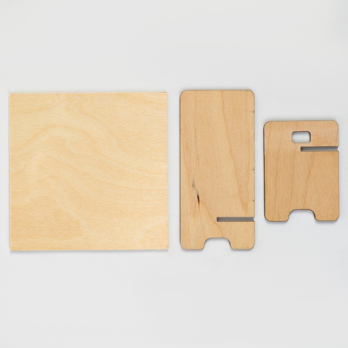 Выжигание, подставка для телефона &laquo;Серьёзный кот&raquo;