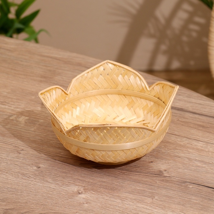 Вазочка плетёная, из бамбука 18х18х9 см