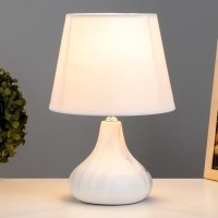 Настольная лампа Виджэй E14 40Вт 20х20х30 см RISALUX