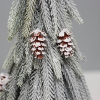 Искусственная ёлка заснеженная настольная &laquo;Зимнее волшебство. Длинные ветки&raquo; горшочке, 38 см, с шишками, ветки литые отгибаются