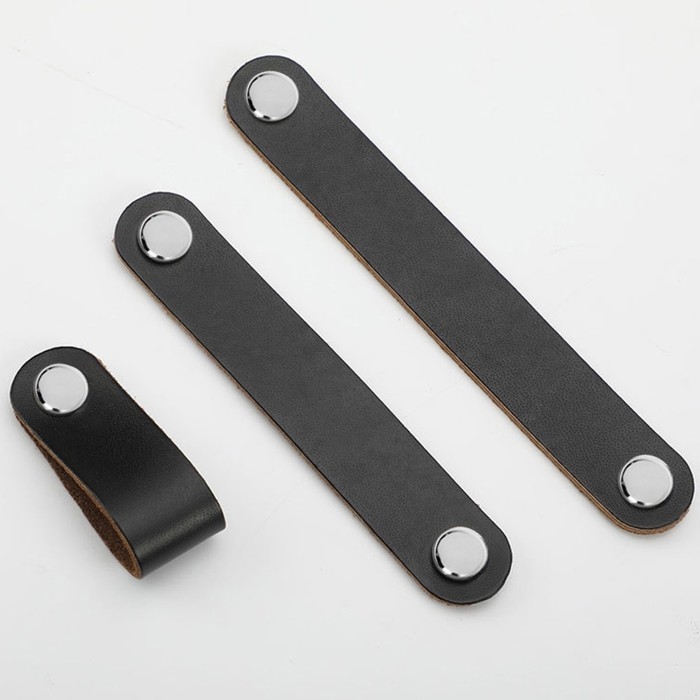 Ручка-скоба CAPPIO RSC010, кожа, м/о 96 мм, цвет черный Ручка-скоба CAPPIO RSC010, кожа, м/о 96 мм, цвет черный