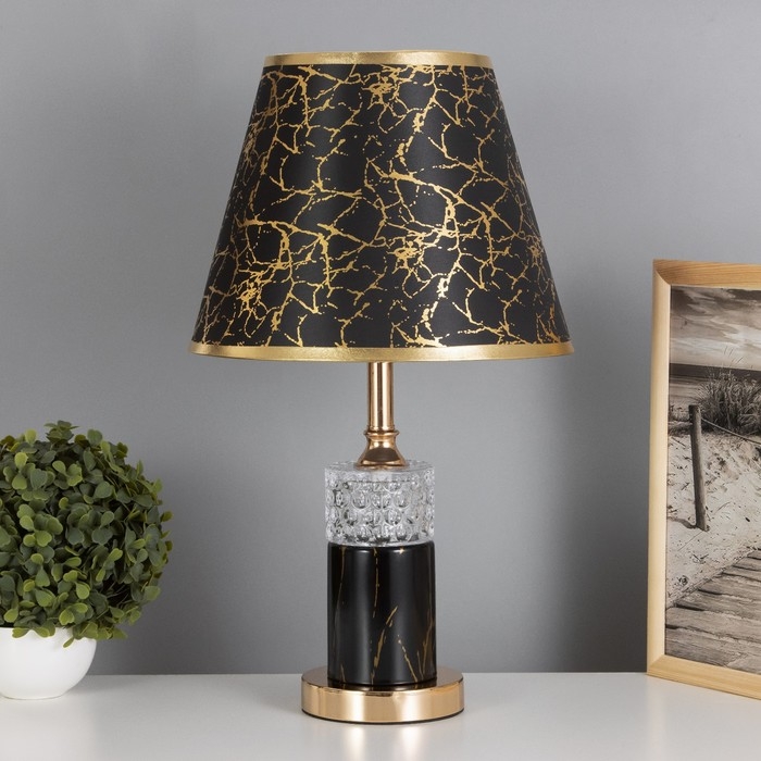 Лампа настольная Лампа настольная "Рамира" 1х40Вт Е27+подсветка, черный/золото 27х27х48см