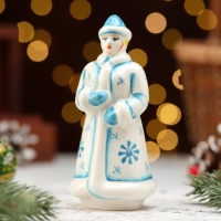 Сувенир "Снегурочка Вьюга", красная шуба, 12 см, фарфор