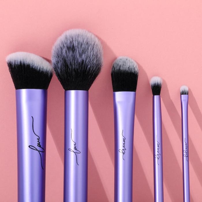 Набор для макияжа Love: кисти 5 шт и спонж Набор для макияжа Love: кисти 5 шт и спонж