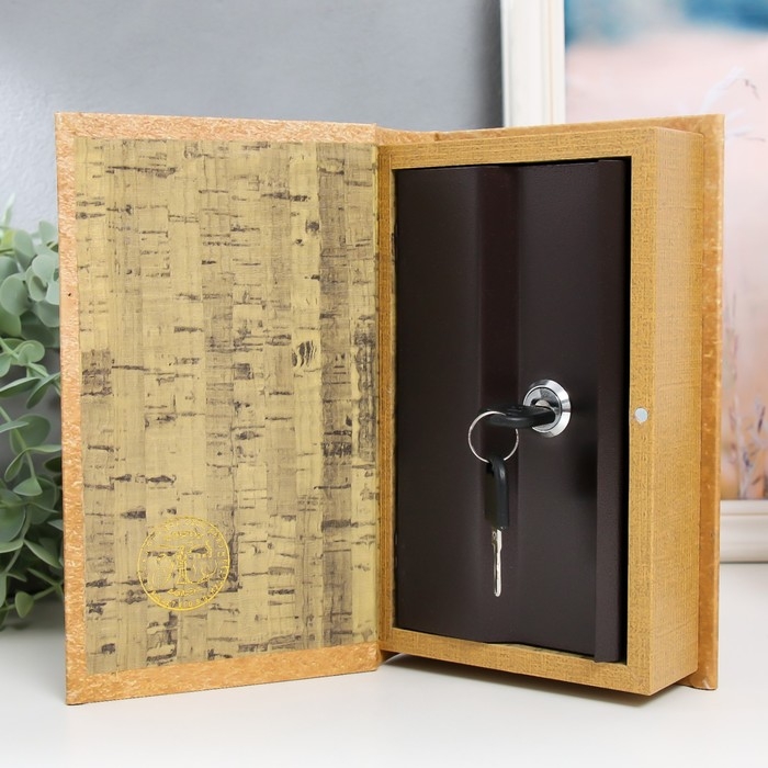 Сейф-книга дерево кожзам Сейф-книга дерево кожзам "Африканка с вазой с фруктами" 21х13х5 см