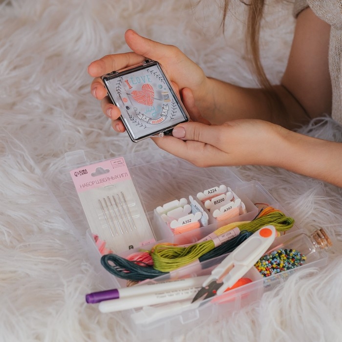 Органайзер для рукоделия, со съёмными ячейками, 24 отделения, 19,5 × 13,5 × 3,5 см, цвет прозрачный Органайзер для рукоделия, со съёмными ячейками, 24 отделения, 19,5 × 13,5 × 3,5 см, цвет прозрачный