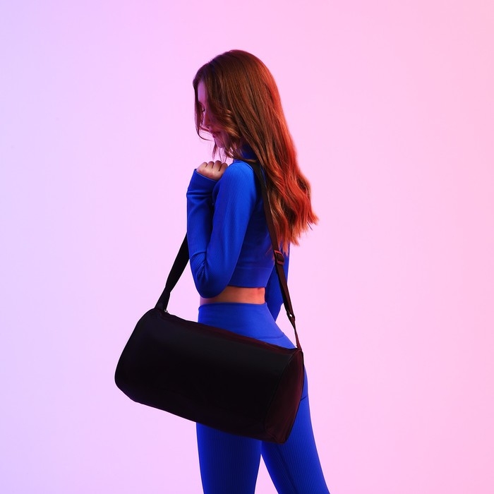 Сумка спортивная классика, 40х21х19 см, отдел на молнии, цвет чёрный Сумка спортивная классика, 40х21х19 см, отдел на молнии, цвет чёрный