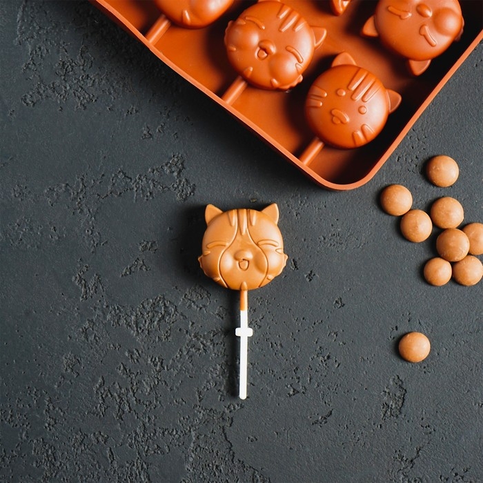 Форма для леденцов &laquo;Котики&raquo;, силикон, 16,5&times;11&times;1,7 см, 8 ячеек, с палочками, цвет коричневый
