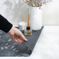 Коврик противоскользящий Доляна &laquo;Вьющиеся цветы&raquo;, 45&times;100 см, цвет серый