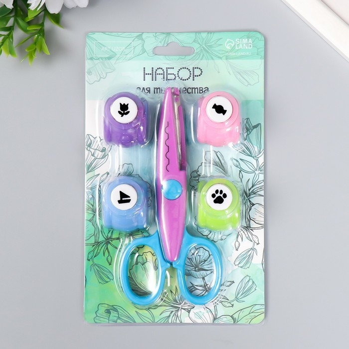 Набор для скрапбукинга Набор для скрапбукинга "Зигзаги" ножницы фигурные 15,5 см+4 дырокола d=1,2 см10х23 см МИКС